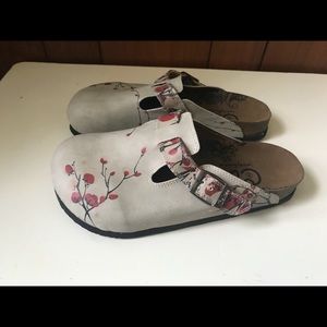 Beautiful Calceo Clogs Hand Made in Turkey